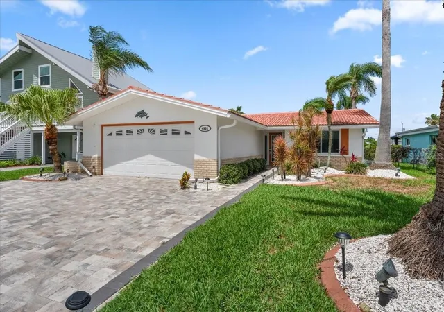 Photo 3 of Single family home for sale at 4951 Pompano Dr, New Port Richey, FL 34652 | MLS# TB8513094 | Listing updated on 2026-10-03