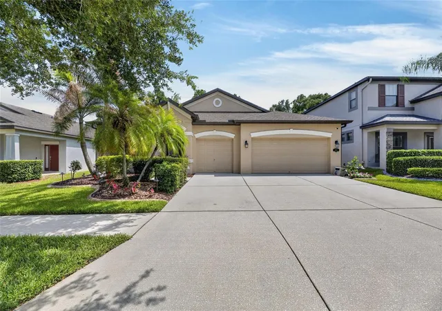 2nd image of 204 Dakota Hill Dr, Seffner, FL 33584 | MLS# TB8513097