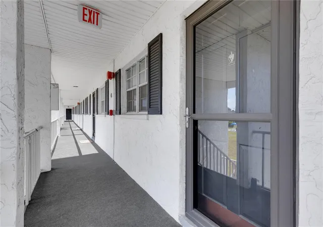 3rd image of 105 47Th Ave Dr W, Bradenton, FL 34207