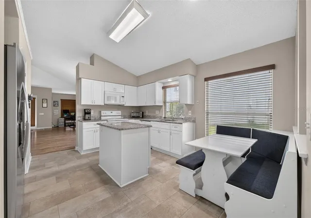 Photo 3 of Single family home for sale at 3597 Moss Pointe Pl, Lake Mary, FL 32746 | MLS# O6411571 | Listing updated on 2026-09-29