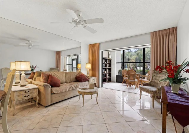 Listing Photo 5 - Condo for sale in building located at 106 Tidewater Dr, BRADENTON, FL 34210