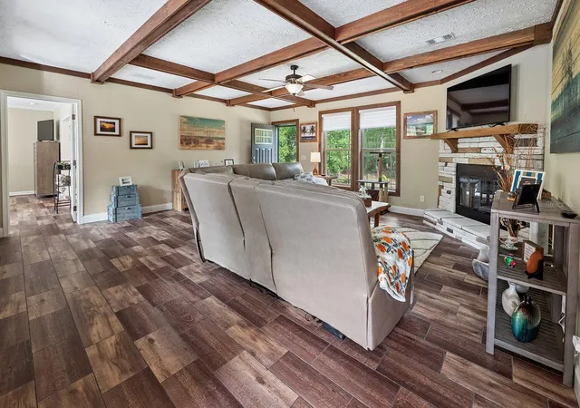 Homes for sale in High Springs, FL | 3190 Ne 76Th Ave, High Springs, FL 32643 | MLS# GC540714