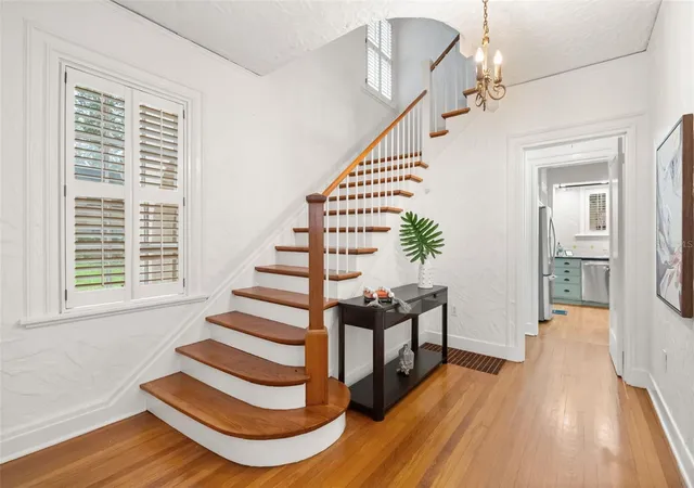 3rd image of 732 Edgewater Dr, Orlando, FL 32804 | MLS# O6411583