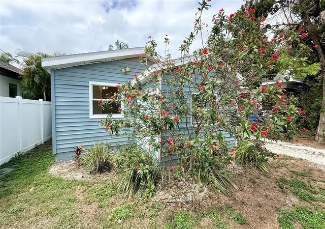 Homes for sale in Largo, FL | 1016 Rosery Rd Nw, Largo, FL 33770 | MLS# TB8513139