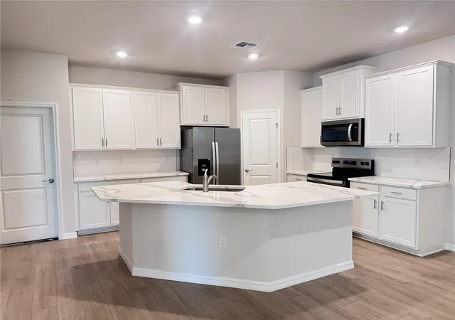 Photo 3 of House for sale at 18354 Tavernside Trl, Bradenton, FL 34211 | MLS# A4695117 | Listing updated on 2026-10-04