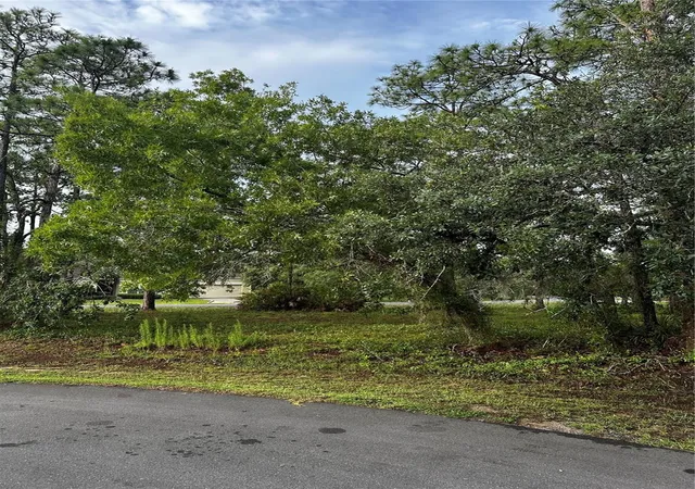 3rd image of 2 Barkwood Pt, Homosassa, FL 34446 | MLS# W7886185