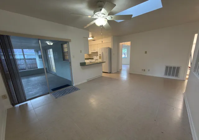 Photo 4 of Single family home for sale at 2209 Boxwood Way, Brandon, FL 33511 | MLS# TB8513148 | Listing updated on 2026-09-23