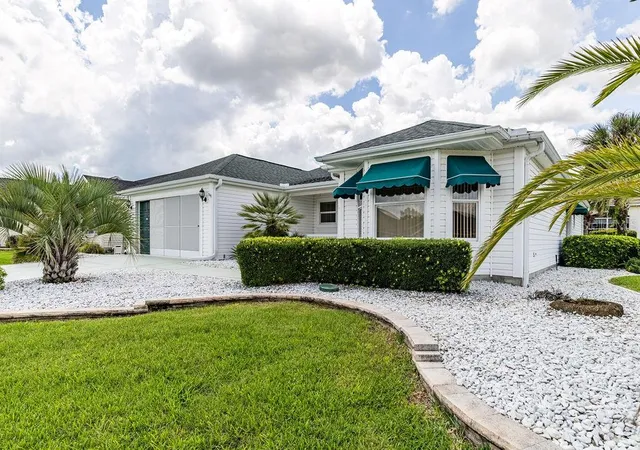 Homes for sale in Lady Lake, FL | 814 Santa Rita Wy, Lady Lake, FL 32159 | MLS# G5112974