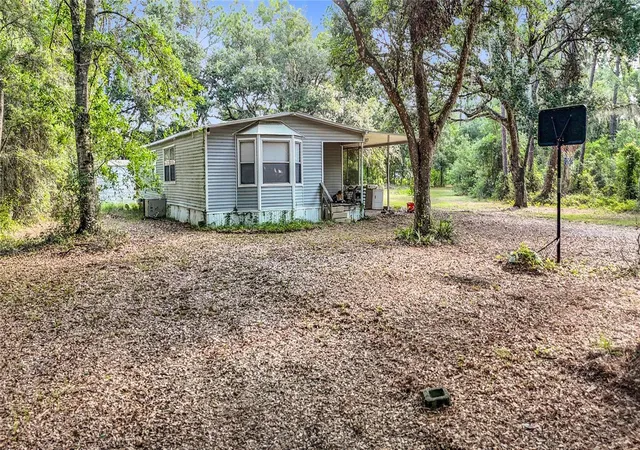 Photo 3 of Manufactured home for sale at 38625 County Line Rd, Zephyrhills, FL 33540 | MLS# TB8513170 | Listing updated on 2026-08-06