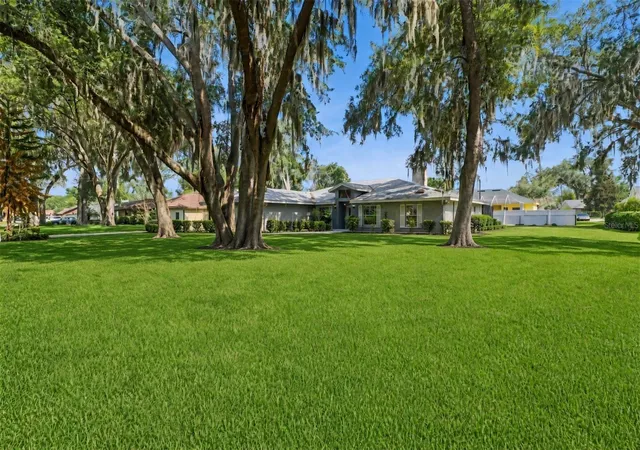 Photo 1 of Single family home for sale at 2610 Twelve Point Dr, Lakeland, FL 33811 | MLS# G5112977 | Listing updated on 2026-10-29