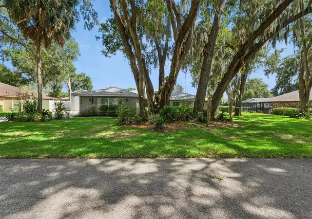 2nd image of 2610 Twelve Point Dr, Lakeland, FL 33811 | MLS# G5112977