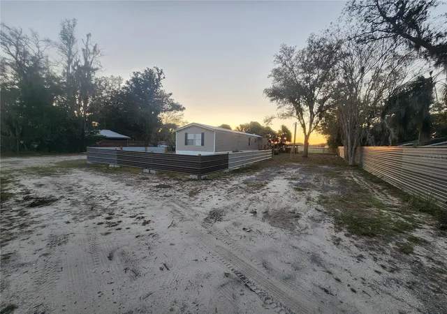 Photo 3 of Manufactured home for sale at 1333 Wilkinson Dr, Plant City, FL 33566 | MLS# TB8513184 | Listing updated on 2026-10-07