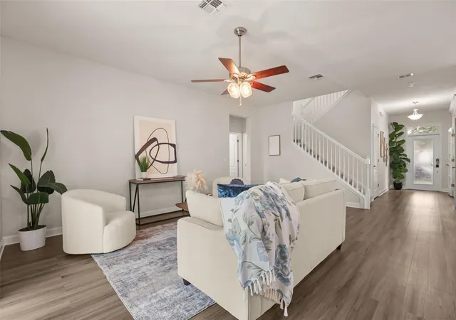 3rd image of 34004 Alameda Dr, Sorrento, FL 32776 | MLS# O6411625