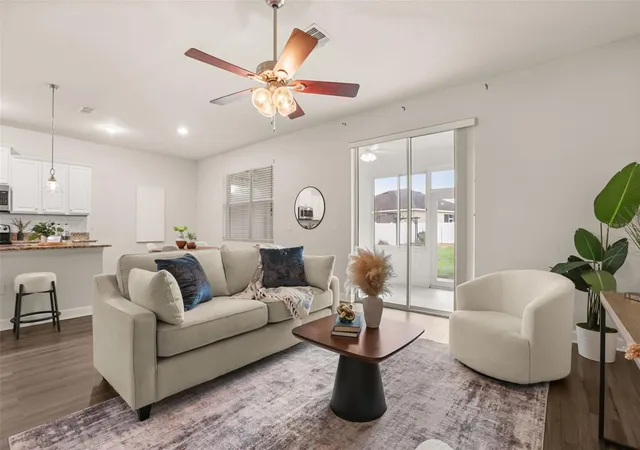 4th image of 34004 Alameda Dr, Sorrento, FL 32776 | MLS# O6411625