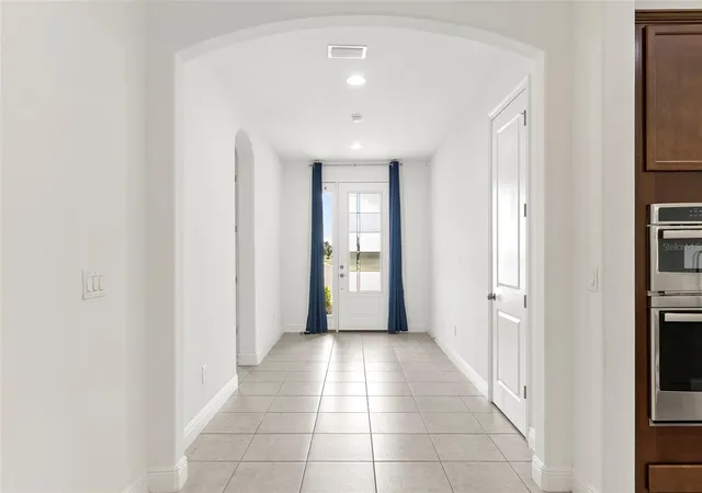 5th image of 3918 Gaviota Dr, Sun City Center, FL 33573 | MLS# L4962269