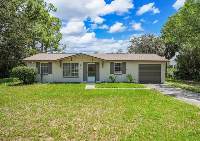 1st image of 520 N Lacy Circle, Deltona, FL 32725 | MLS# O6411628