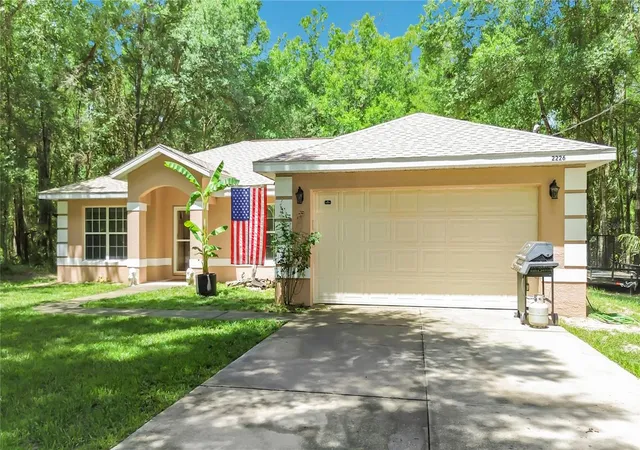 Photo 3 of Single family home for sale at 2226 SW Algiers Ct, Dunnellon, FL 34431 | MLS# TB8513208 | Listing updated on 2026-08-11