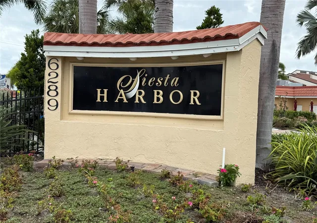 Homes for sale in Sarasota, FL | 1250 N Portofino Dr #202, Sarasota, FL 34242 | MLS# A4695140