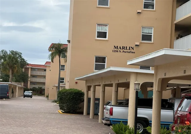 Homes for sale in Sarasota, FL | 1250 N Portofino Dr #202, Sarasota, FL 34242 | MLS# A4695140