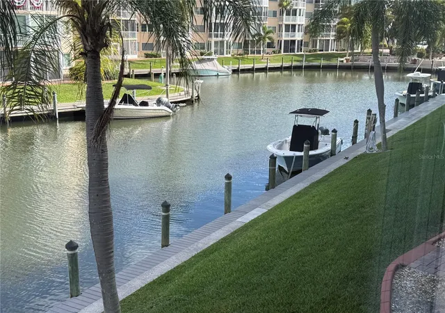Photo 5 of Condo for sale at 1250 N Portofino Dr #202, Sarasota, FL 34242 | MLS# A4695140 | Listing updated on 2026-08-11