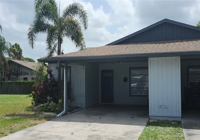 1st image of 4007 78th St W, Bradenton, FL 34209 | MLS# A4695144