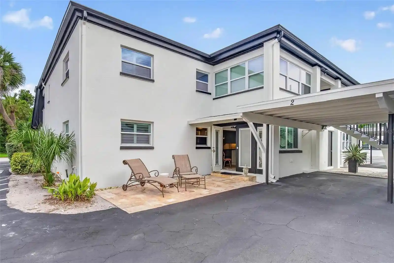 Listing Photo 2 - Condo for sale in 1065 Eden Isle Blvd Ne located at 1065 Eden Isle Blvd Ne, ST PETERSBURG, FL 33704 - Unit 1065 Eden Isle Blvd NE