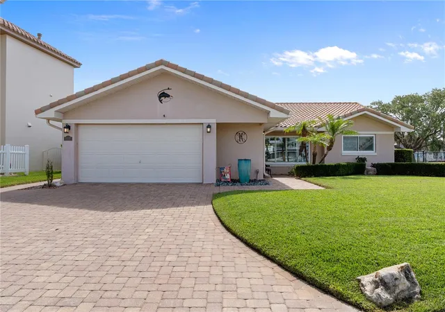 Homes for sale in Crystal River, FL | 2221 N Kings Cove Pt, Crystal River, FL 34429 | MLS# OM725568