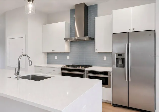 2nd image of 532 W Plaza Pl #3, Tampa, FL 33602 | MLS# TB8513257