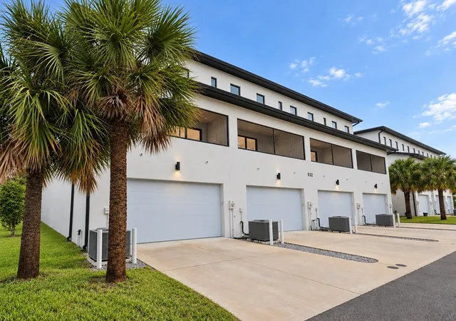 Photo 21 of Townhouse for sale at 532 W Plaza Pl #3, Tampa, FL 33602 | MLS# TB8513257 | Listing updated on 2026-09-07