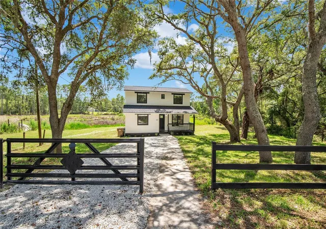 4th image of 42111 Chinaberry Ct, Eustis, FL 32736 | MLS# O6411672