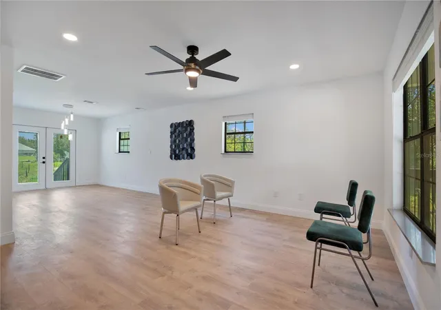 5th image of 42111 Chinaberry Ct, Eustis, FL 32736 | MLS# O6411672