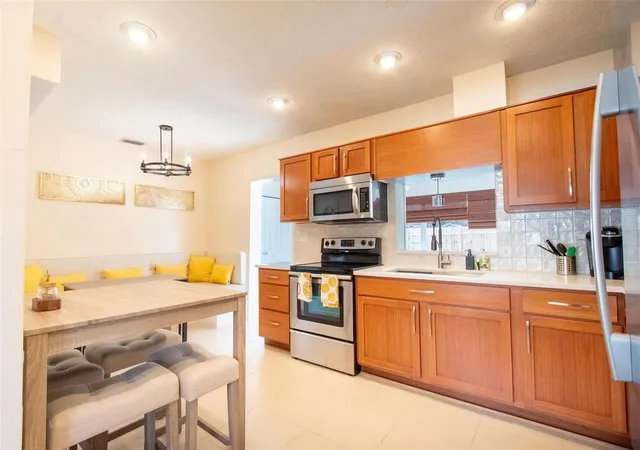 Photo 2 of Single family home for sale at 2818 E Michigan St, Orlando, FL 32806 | MLS# S5150808 | Listing updated on 2026-09-02