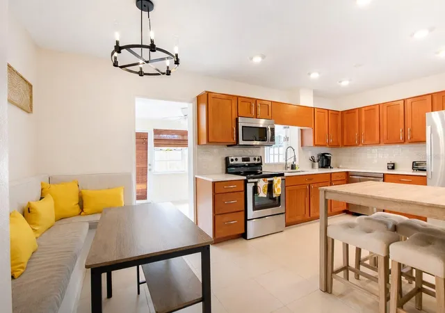 Photo 4 of Single family home for sale at 2818 E Michigan St, Orlando, FL 32806 | MLS# S5150808 | Listing updated on 2026-09-02