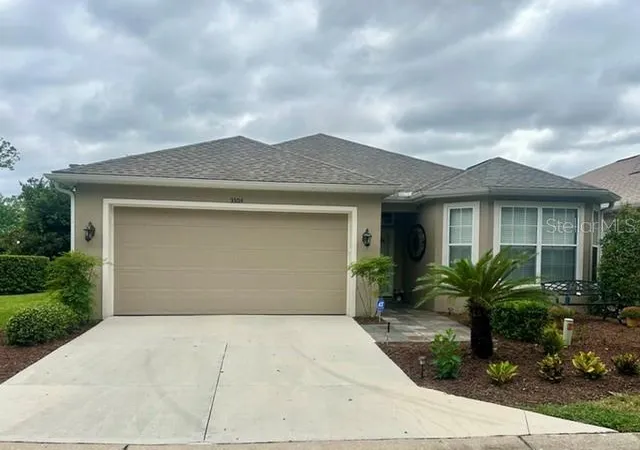 Single family home for sale at 3304 SW 38th Street, OCALA, FL 34474 | MLS# OM725581