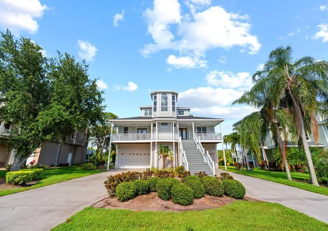 2nd image of 921 Point Seaside Dr, Crystal Beach, FL 34681 | MLS# TB8513317