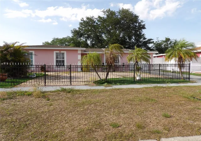 4th image of 6521 W Hanna Ave, Tampa, FL 33634 | MLS# TB8513333