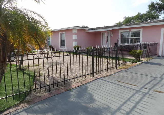 5th image of 6521 W Hanna Ave, Tampa, FL 33634 | MLS# TB8513333
