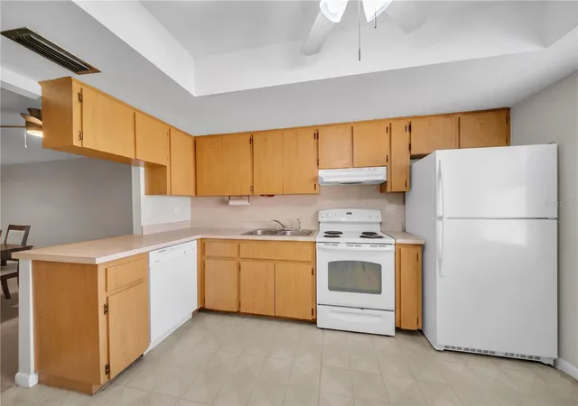 4th image of 836 Sw Trafalgar Pkwy, Cape Coral, FL 33991 | MLS# TB8513364