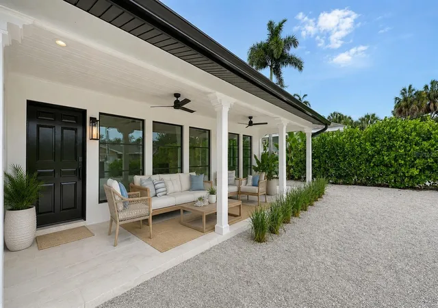 Photo 3 of Single family home for sale at 1041 Indian Beach Dr, Sarasota, FL 34234 | MLS# A4695178 | Listing updated on 2026-09-08