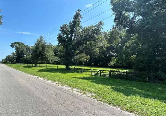4th image of 1119 Sw 143Rd St, Newberry, FL 32669 | MLS# GC540731