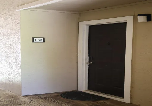 Photo 3 of Condo for sale at 4001 Crockers Lake Blvd #21, Sarasota, FL 34238 | MLS# A4695181 | Listing updated on 2026-06-24