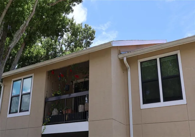 Listing Photo 5 - Condo for sale in building located at 4001 Crockers Lake Blvd, Sarasota, FL 34238 - Unit #21
