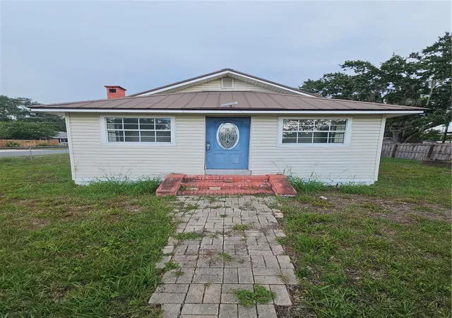1st image of 220 Dixie Hwy, Auburndale, FL 33823 | MLS# O6411759
