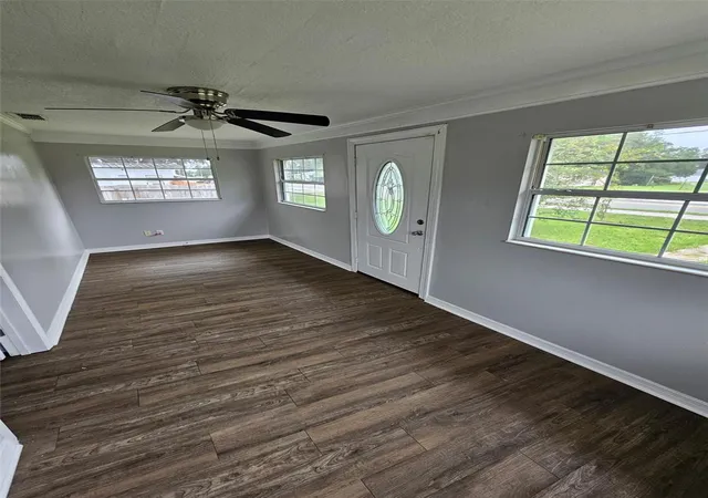 Photo 3 of Single family home for sale at 220 Dixie Hwy, Auburndale, FL 33823 | MLS# O6411759 | Listing updated on 2026-09-28