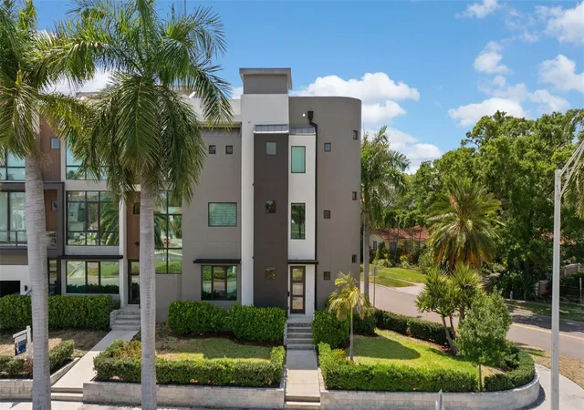 Homes for sale in Tampa, FL | 92 W Davis Blvd, Tampa, FL 33606 | MLS# TB8513403