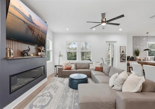 Photo 3 of Single family home for sale at 1727 Maryland Ave NE, Saint Petersburg, FL 33703 | MLS# TB8513425 | Listing updated on 2026-06-27