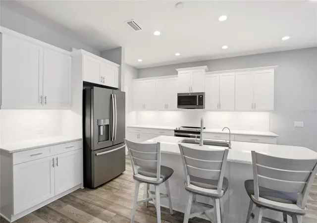 3rd image of 7545 Ridgelake Cir, Bradenton, FL 34203 | MLS# A4695193