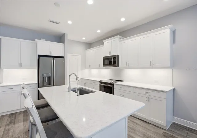 4th image of 7545 Ridgelake Cir, Bradenton, FL 34203 | MLS# A4695193