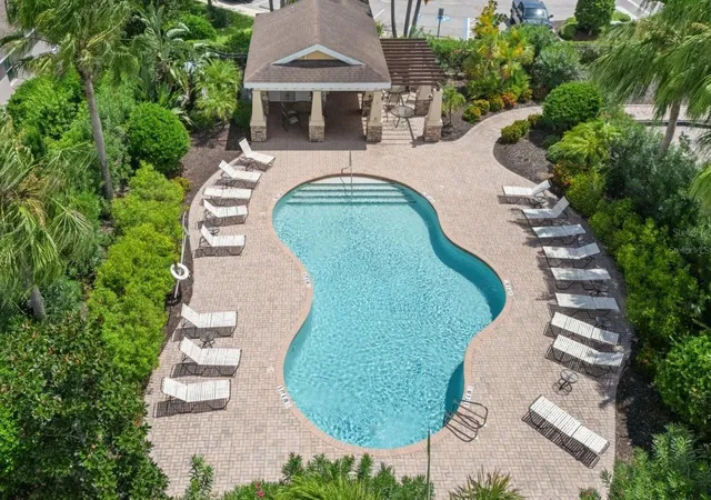 3rd image of 5711 Arbor Wood Ct, Bradenton, FL 34203 | MLS# A4695196