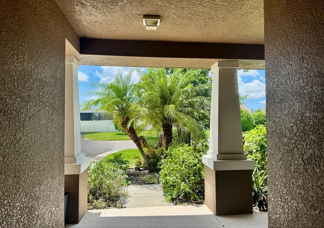 5th image of 5711 Arbor Wood Ct, Bradenton, FL 34203 | MLS# A4695196